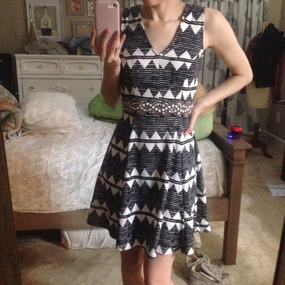 H&M sleeveless pattern printed v neck dress XS - Picture 4 of 8